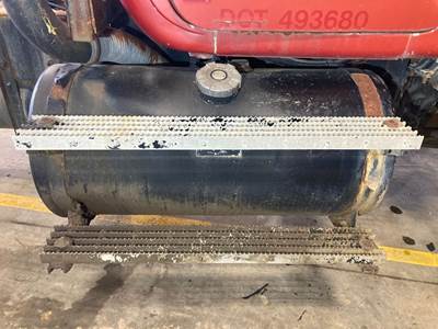 Mack RD600 Fuel Tank Strap / Bracket