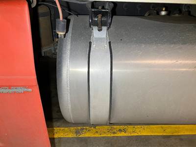 Peterbilt 377 Fuel Tank Strap / Bracket