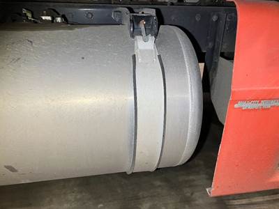 Peterbilt 377 Fuel Tank Strap / Bracket