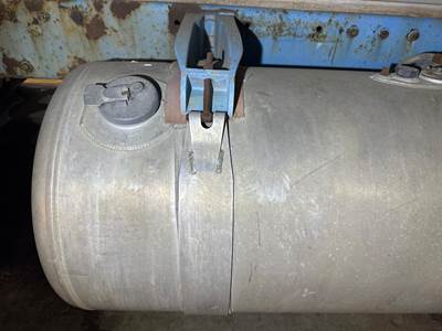 Peterbilt 377 Fuel Tank Strap / Bracket