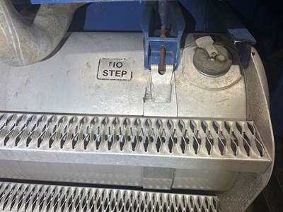 Peterbilt 378 Fuel Tank Strap / Bracket