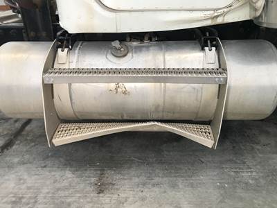 Peterbilt 378 Fuel Tank Strap / Bracket