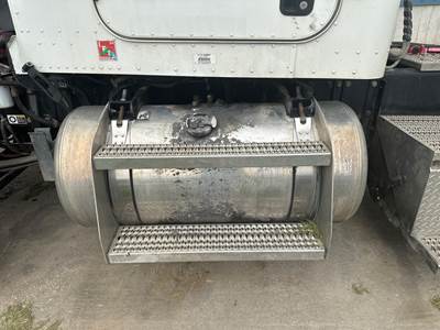 Peterbilt 378 Fuel Tank Strap / Bracket