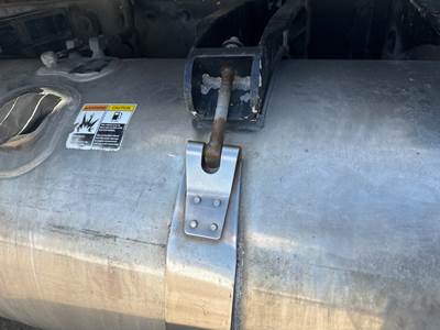 Peterbilt 384 Fuel Tank Strap / Bracket
