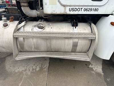 Peterbilt 386 Fuel Tank Strap / Bracket