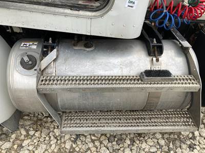 Peterbilt 386 Fuel Tank Strap / Bracket