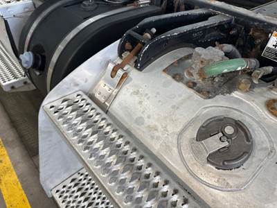 Peterbilt 386 Fuel Tank Strap / Bracket