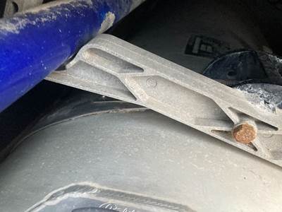 Peterbilt 387 Fuel Tank Strap / Bracket