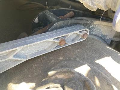 Peterbilt 387 Fuel Tank Strap / Bracket