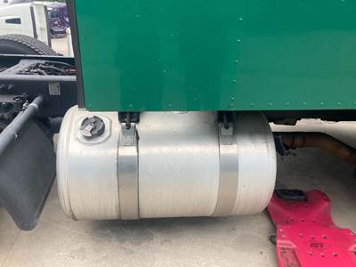 Peterbilt 579 Fuel Tank Strap / Bracket