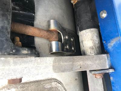 Peterbilt 579 Fuel Tank Strap / Bracket