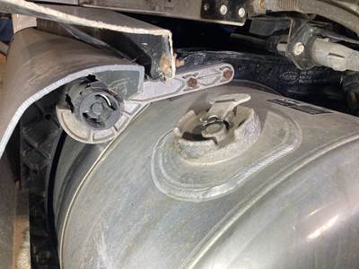 Peterbilt 579 Fuel Tank Strap / Bracket