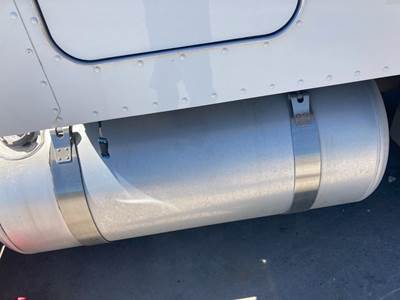 Peterbilt 579 Fuel Tank Strap / Bracket