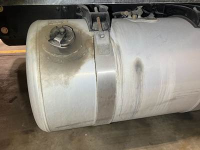 Peterbilt 579 Fuel Tank Strap / Bracket