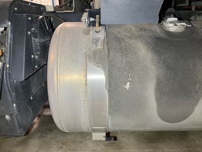 Peterbilt 579 Fuel Tank Strap / Bracket