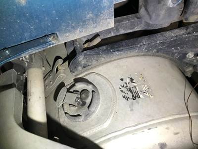 Peterbilt 579 Fuel Tank Strap / Bracket