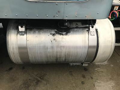 Peterbilt 579 Fuel Tank Strap / Bracket