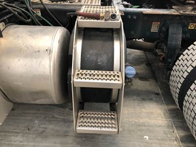 Peterbilt 579 Fuel Tank Strap / Bracket