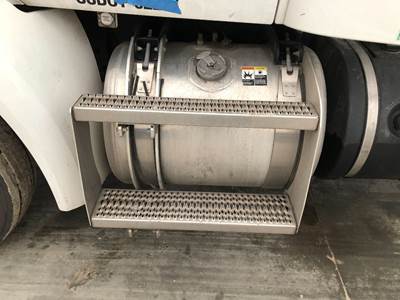 Peterbilt 579 Fuel Tank Strap / Bracket