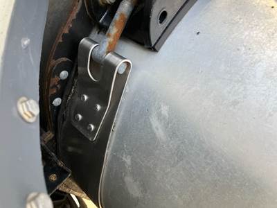 Peterbilt 579 Fuel Tank Strap / Bracket