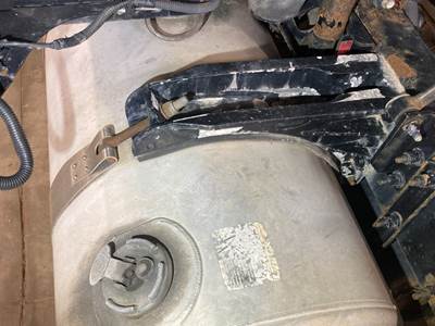 Peterbilt 579 Fuel Tank Strap / Bracket