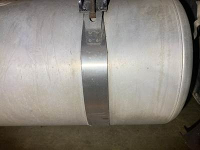 Peterbilt 579 Fuel Tank Strap / Bracket