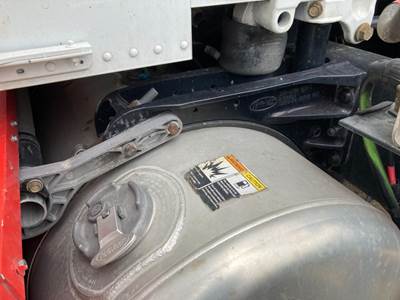 Peterbilt 579 Fuel Tank Strap / Bracket