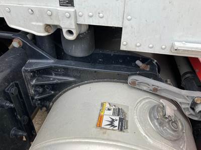 Peterbilt 579 Fuel Tank Strap / Bracket