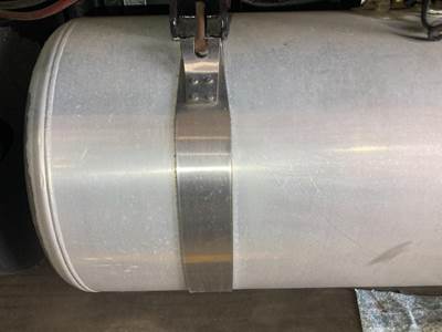 Peterbilt 579 Fuel Tank Strap / Bracket