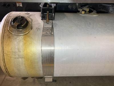 Peterbilt 579 Fuel Tank Strap / Bracket