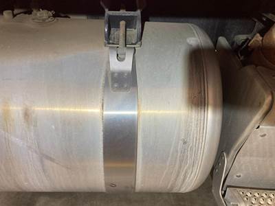 Peterbilt 579 Fuel Tank Strap / Bracket