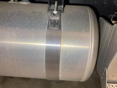 Peterbilt 579 Fuel Tank Strap / Bracket