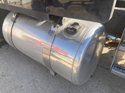 Peterbilt 579 Fuel Tank Strap / Bracket