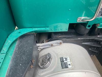 Peterbilt 579 Fuel Tank Strap / Bracket