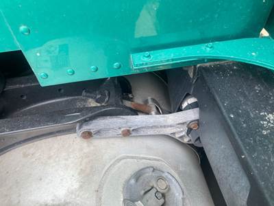 Peterbilt 579 Fuel Tank Strap / Bracket