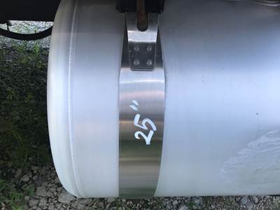 Peterbilt 579 Fuel Tank Strap / Bracket
