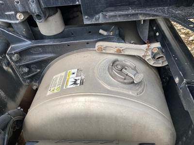 Peterbilt 579 Fuel Tank Strap / Bracket