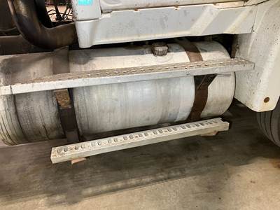 Sterling L9522 Fuel Tank Strap / Bracket