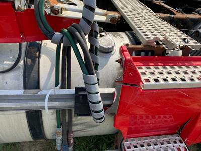 Volvo VNL Fuel Tank Strap / Bracket