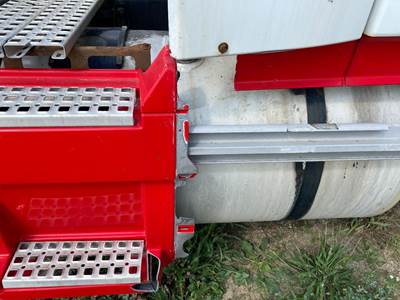 Volvo VNL Fuel Tank Strap / Bracket