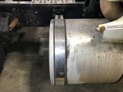 Volvo VNL Fuel Tank Strap / Bracket