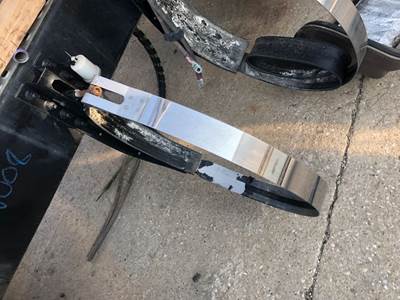 Volvo VNL Fuel Tank Strap / Bracket