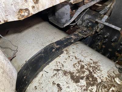 Volvo VNL Fuel Tank Strap / Bracket