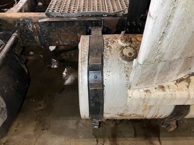 Volvo VNL Fuel Tank Strap / Bracket