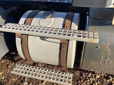 Volvo VNL Fuel Tank Strap / Bracket