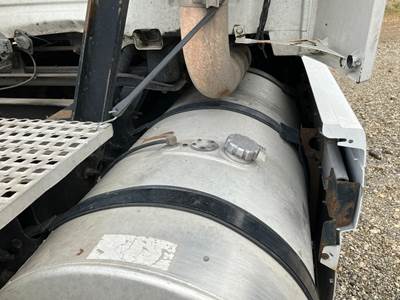 Volvo VNL Fuel Tank Strap / Bracket