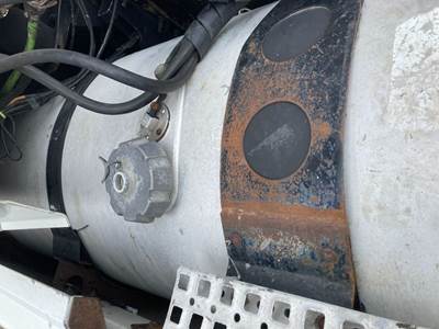 Volvo VNL Fuel Tank Strap / Bracket