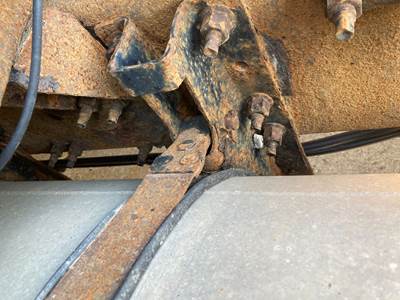 Volvo VNL Fuel Tank Strap / Bracket
