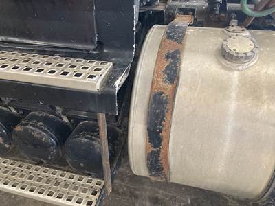 Volvo VNL Fuel Tank Strap / Bracket