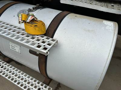 Volvo VNL Fuel Tank Strap / Bracket